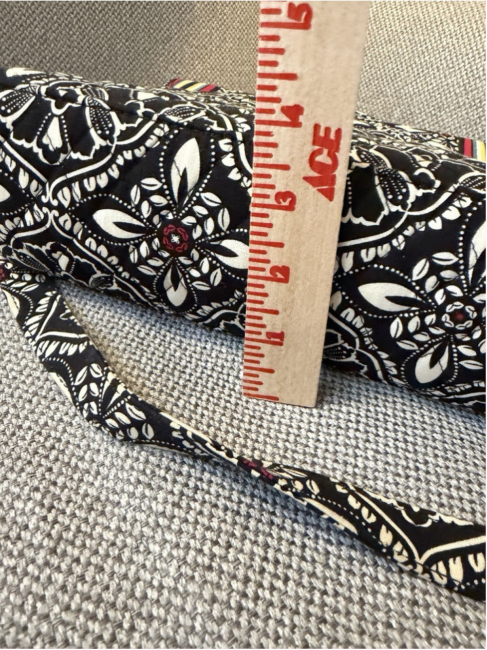 Vera Bradley Julia convertible crossbody bag in the retired Barcelona pattern - Picture 6 of 6